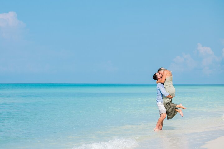 Private Vacation Photoshoot with Photographer in Virginia Beach - Photo 1 of 25